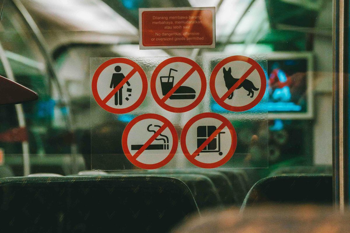 PT KAI, larangan merokok di kereta api, sanksi merokok di kereta api, KAI Divisi Regional III Palembang, KAI Palembang Tegaskan Aturan Larangan Merokok di Stasiun dan Kereta, Ini Sanksinya