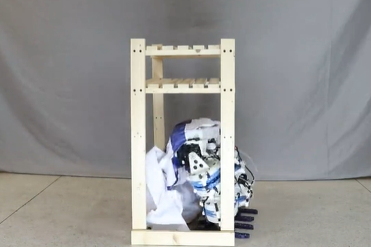 GrowHR, robot, soft humanoid robot, menyusut, berenang, robot humanoid, berjalan di atas permukaan air, Robot Humanoid Ini Bisa Menyusut, Berenang, dan Jalan di Atas Air