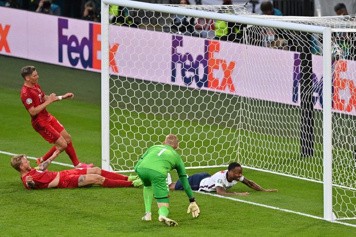 tim nasional, Peter Schmeichel, Kasper Schmeichel, Celtic, Brian Riemer, Piala Dunia 2026, Schmeichel Absen Bela Denmark di Play-off Piala Dunia 2026, Jorgensen Jadi Pengganti?