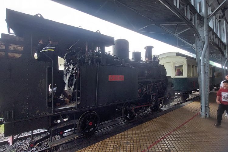 Ambarawa, kereta uap, Museum Kereta Ambarawa, Kereta Uap Baru Klinthing, Kereta Uap Baru Klinthing Resmi Beroperasi di Ambarawa, Serasa Kembali ke Masa Lalu