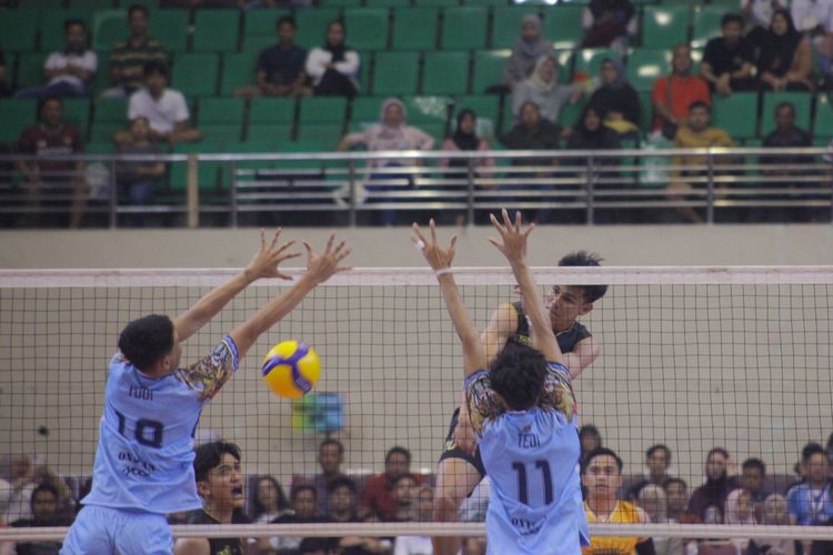 Jakarta Bhayangkara Presisi, Farhan Halim, Final Four ProLiga 2025, farhan halim, final four proliga 2025, hasil final four proliga 2025, bhayangkara vs surabaya samator, surabaya samator vs bhayangkara presisi, Hasil Final Four ProLiga 2025: Farhan Halim Tampil, Bhayangkara 3 Poin