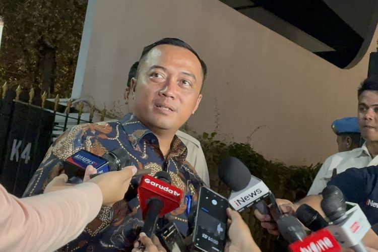 utang kereta cepat, whoosh, utang whoosh, purbaya, Menkeu Purbaya, Purbaya Tegas Tolak APBN untuk Bayar Utang Whoosh, Pemerintah Cari Skema Baru, Utang Proyek Whoosh Tak Dibahas dalam Rapat, Sikap Tegas Menteri Keuangan, Dividen BUMN Jadi Tanggung Jawab Danantara, Pemerintah Fokus pada Efisiensi dan Pengembangan