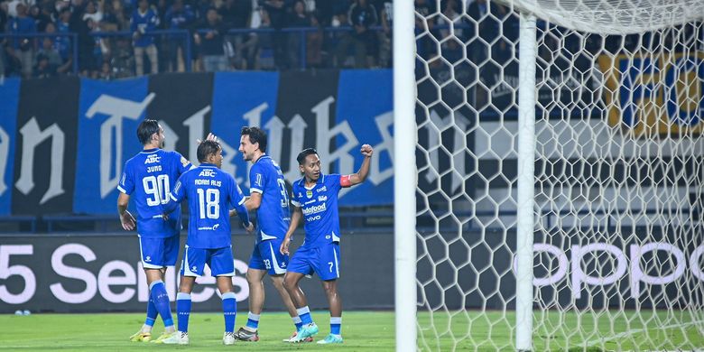 Persib, Semen Padang, Borneo FC, Bojan Hodak, Persib Bandung Tanpa Skuad Terbaik, Bojan Hodak Tetap Optimistis untuk Menang