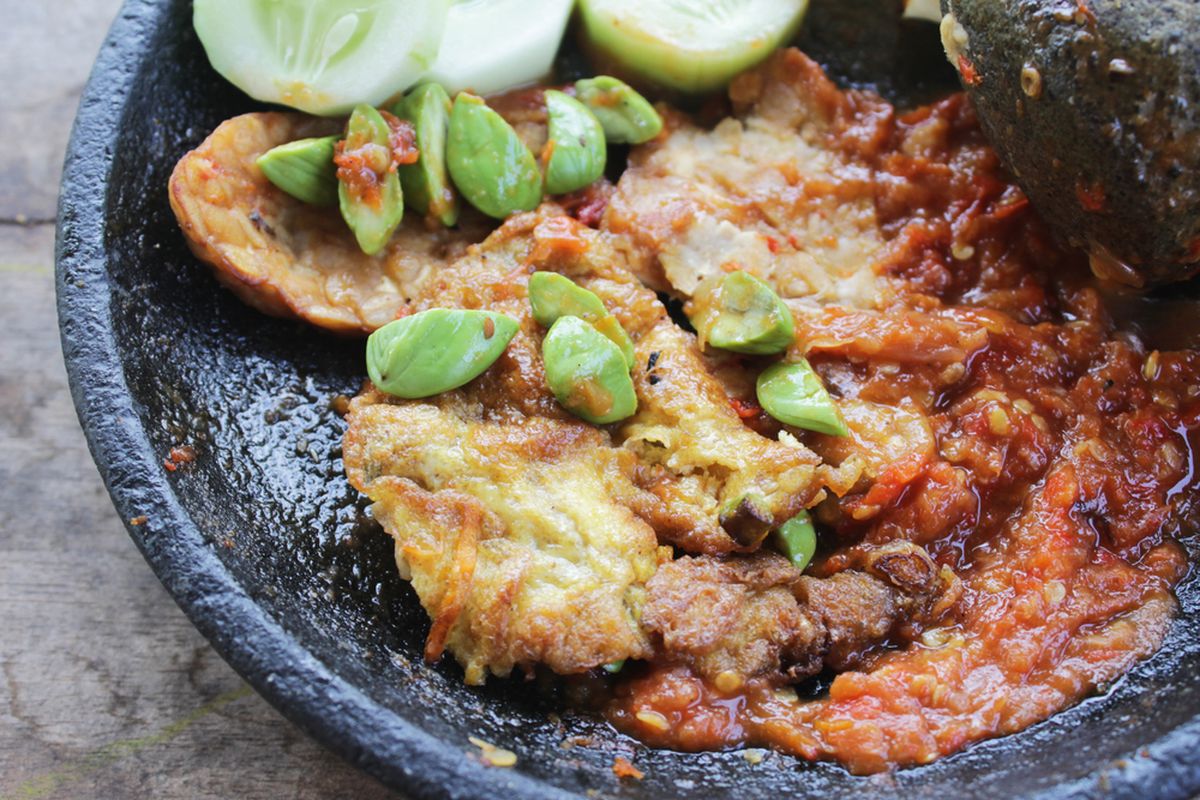 sambal bawang merah, Resep sambal tempe bawang merah, ide bekal hemat ke kantor, resep tempe penyet sambal bawang, resep sambal tempe penyet sederhana, Resep Sambal Tempe Bawang Merah, Ide Bekal Hemat ke Kantor