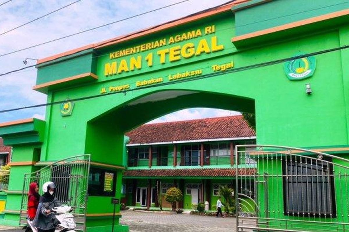 MAN 1 Tegal, baju renang, man 1 tegal babakan, MAN 1 Tegal keluarkan siswi karena baju renang, MAN 1 Tegal Bantah Keluarkan Siswi Gara-gara Baju Renang, Sebut Masalah Kedisiplinan, Sekolah Sebut Siswi Terkena Masalah Kedisiplinan, Keputusan Sekolah Mengembalikan Siswi ke Orangtua, Tanggapan dari Kemenag Kabupaten Tegal, Orangtua Ungkap Kondisi Siswi, Berharap Ada Keadilan, FAI Menyayangkan Keputusan Pihak Sekolah