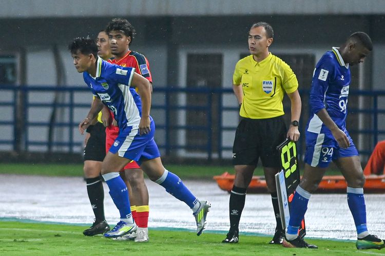 Persib, Super League 2025-2026, Bali United, Bojan Hodak, Persib Bandung, Alfeandra Dewangga Dikaitkan ke Bali United, Pelatih Persib Pasang Pagar