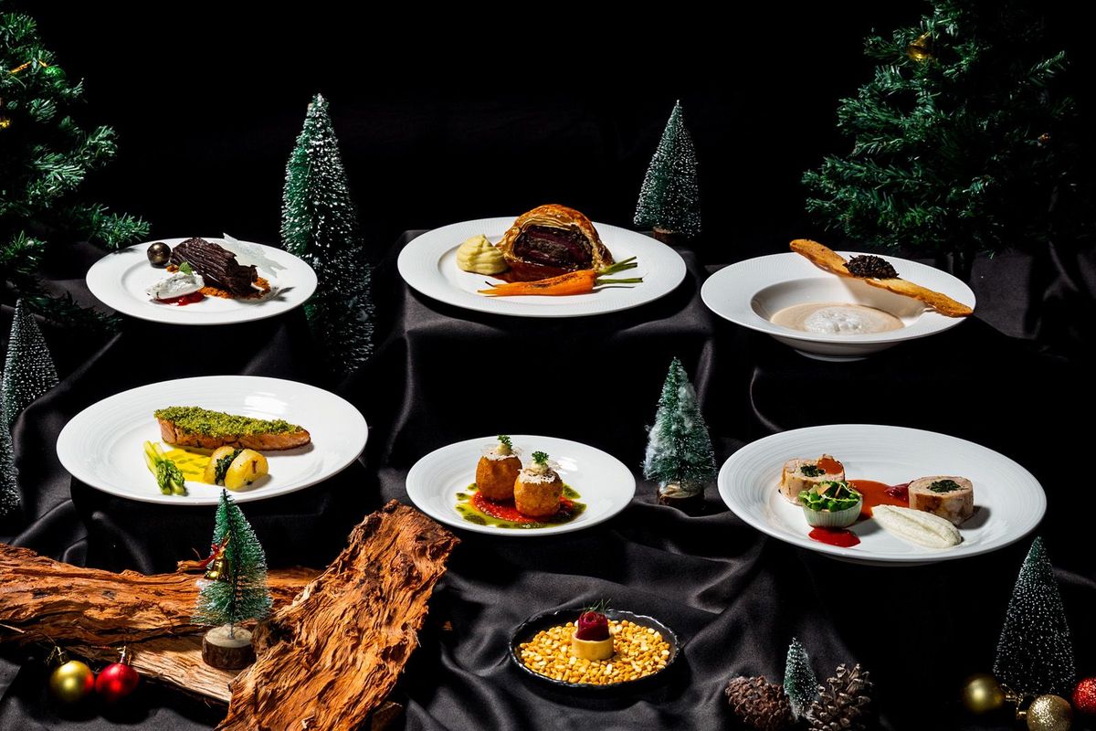 Libur Akhir Tahun, Cek Deretan Promo Natal dan Tahun Baru di Hotel Puncak hingga Bandung, 1. Pullman Ciawi Vimala Hills Resort Spa &amp; Convention, 2. Grand Aston Puncak Hotel &amp; Resort, 3. Mercure Garut City Center, 4. Mercure Bandung City Centre, 5. Hilton Bandung