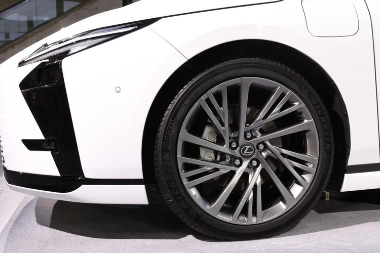 bodykit, Lexus ES, Tokyo Auto Salon 2026, Toyota Alphard, Modellista Rilis Paket Bodykit Lexus ES di Tokyo Auto Salon 2026
