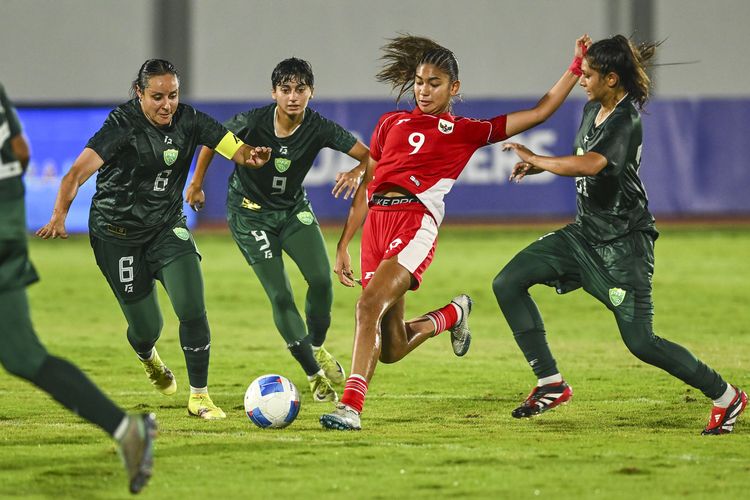 Utrecht, Timo Scheunemann, timnas putri, sepak bola putri, Timnas Putri Indonesia, Claudia Scheunemann, timnas putri u16 indonesia, FC Utrecht Women, Pelatih Timnas Putri U16 Indonesia Sebut Transfer Claudia Scheunemann Bisa Jadi Motivasi