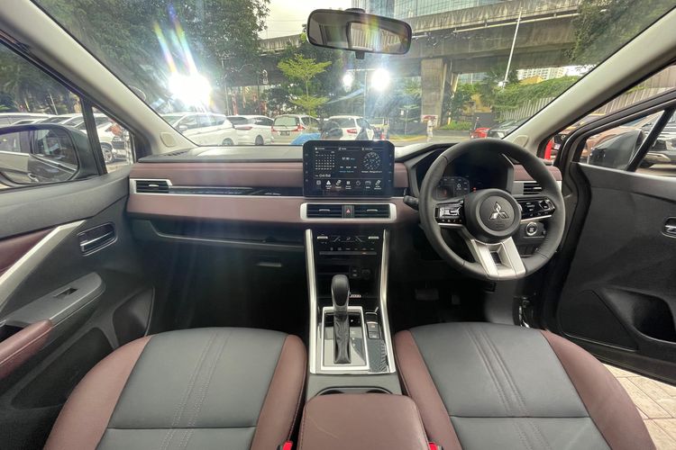 Xpander Cross, Mitsubishi Xpander Cross, Suzuki XL7 Hybrid Alpha Kuro, xl7 alpha kuro, new xl7 hybrid, komparasi xl7 vs xpander cross, Adu XL7 Hybrid Alpha Kuro Vs Xpander Cross: Pertarungan MPV Rasa SUV, Desain dan Dimensi, Mesin dan Performa, Fitur Keselamatan dan Kenyamanan, Plus – Minus, Kesimpulan