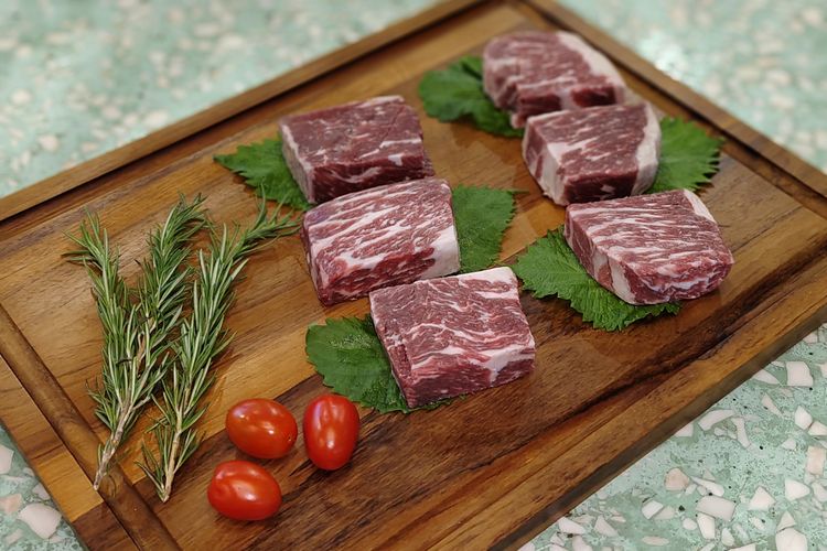 steak hotel by holycow, menu baru steak hotel by holycow, steak pakai nasi, steak hotel by holycow menu baru, chef Hideki Fujiwara, Gerai Steak Ini Hadirkan Pengalaman Makan Steak Wagyu Pakai Nasi ala Jepang