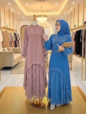 7 Rekomendasi Busana Lebaran 2026, Bikin Terlihat Anggun dan Bersahaja, 1. Halimah Gamis Hanbok, 2. Janur Among Collection by Thenblank, 3. Abaya Turkiye Multifungsi, 4. La Zurra Signature (Rompi Lepas) by Javina, 5. Gamis Bini Orang by Butik Care, 6. Al Kisah by Damakara Official, 7. Alea One Set Baju Kurung oleh Leviora