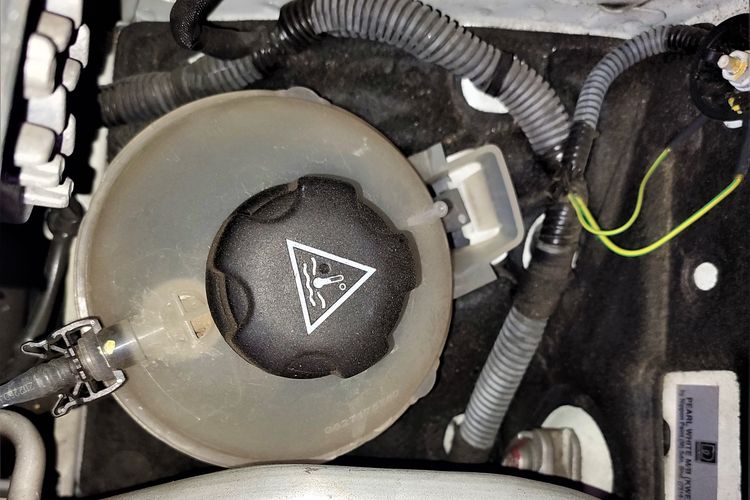 sistem pendingin, Cara Mengatasi Mesin Overheat Saat Mudik dengan Cepat