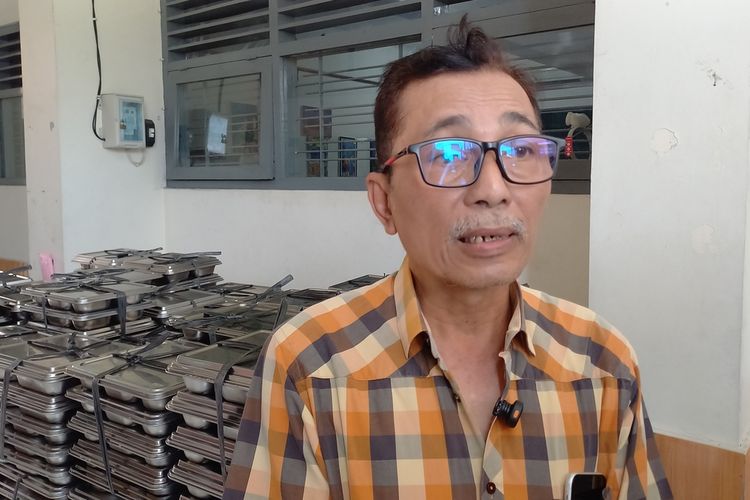 SMAN 1 Yogyakarta, keracunan MBG, keracunan MBG di Yogyakarta, sma negeri 1 yogyakarta, 426 Siswa SMAN 1 Yogyakarta Keracunan MBG, Diduga karena Ayam Dimasak Terlalu Dini, Ratusan Siswa Sakit Perut dan Diare, SPPG Akui Dugaan Keracunan Berasal dari Lauk Ayam, Siswa Alami Trauma, Enggan Konsumsi MBG, Komite Sekolah Turun Tangan dan Pantau Kondisi Siswa, PPJI: Makanan Tak Boleh Disimpan Lebih dari Empat Jam, Evaluasi Program MBG