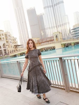 tasya farasya, tas hermes harga, tas hermes tasya farasya, tasya farasya liburan ke dubai, hermes bag, 5 Gaya Tasya Farasya Liburan ke Dubai, Pakai Tas Hermès Rp 92 Juta, 1. Elegan dengan setelan jeans, 2. Tas Hermès H Tablier Sellier, 3. Jam tangan mewah, 4. Rambut bergelombang natural, 5. Sentuhan makeup flawless