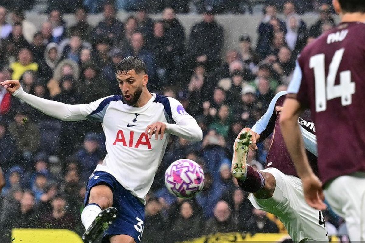 Aston Villa, Rodrigo Bentancur, Hasil Liga Inggris, Tottenham Vs Aston Villa, Emiliano Buendia, Tottenham, hasil tottenham vs aston villa, Morgan Rogers, Hasil Liga Inggris Tottenham Vs Aston Villa 1-2: Spurs Tumbang di Kandang