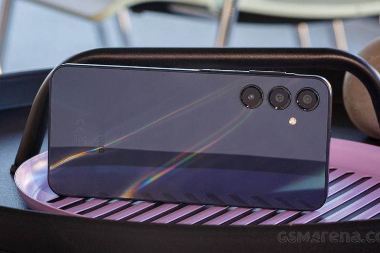 iPhone 16, smartphone, Counterpoint, iPhone 16 Pro Max, iPhone 16 Pro, Samsung Galaxy A16 5G, Galaxy S25 Ultra, Smartphone, counterpoint, Samsung S25 Ultra, Ini Daftar HP Terlaris di Dunia Awal 2025 Versi Counterpoint