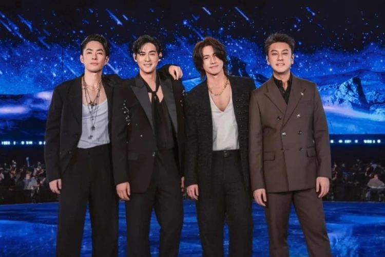 Jerry Yan, Ken Chu, Vanness Wu, Gaya Jerry Yan, Vic Zhou, reuni f4, boy group f4, gaya jerry yan, gaya vic chou, Gaya F4 Saat Reuni Dadakan, Kompak Pakai Outfit Serba Gelap, Gaya Jerry Yan dengan tampilan rock glam, Vic Chou elegan dengan blazer manik-manik, Ken Chu gagah dengan tampilan formal, Vanness Wu dengan tampilan edgy