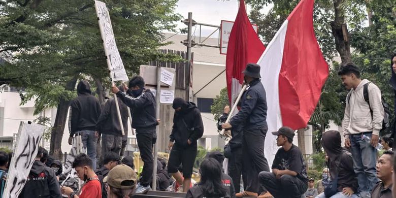 PSSI, Sumardji, Timnas Indonesia, Timnas, Piala Dunia 2026, Timnas U22 Indonesia, Piala Dunia, timnas U22, Ultras Garuda, Ultras, Tanggapan Sumardji soal Aksi Ultras Garuda di Kantor PSSI