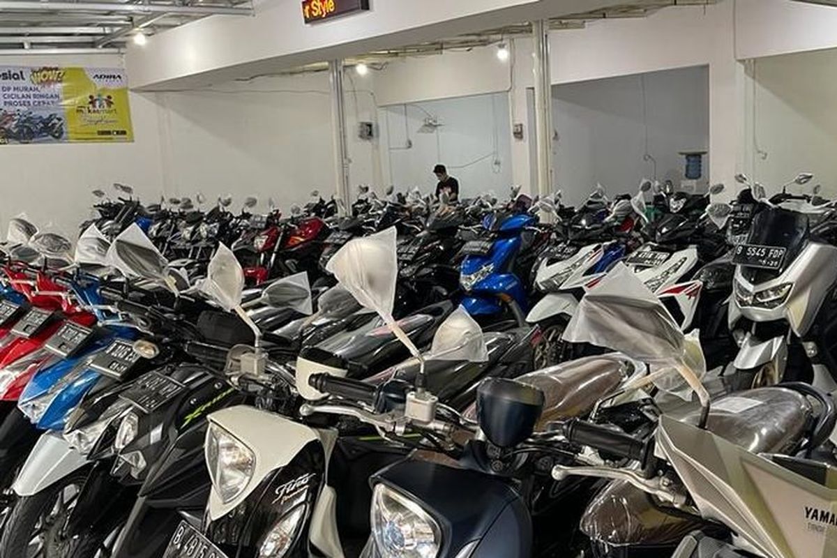 biaya tambahan, Perawatan motor, pajak kendaraan, membeli motor bekas, Membeli Motor Bekas? Ketahui Biaya Tambahan Ini!, Membeli Motor Bekas: Kenali Biaya Tambahan yang Harus Dipersiapkan, Biaya Tambahan yang Sering Terlupakan, Pentingnya Perawatan Awal, Pajak Kendaraan Bermotor yang Harus Diperhatikan, Rencanakan Anggaran Anda