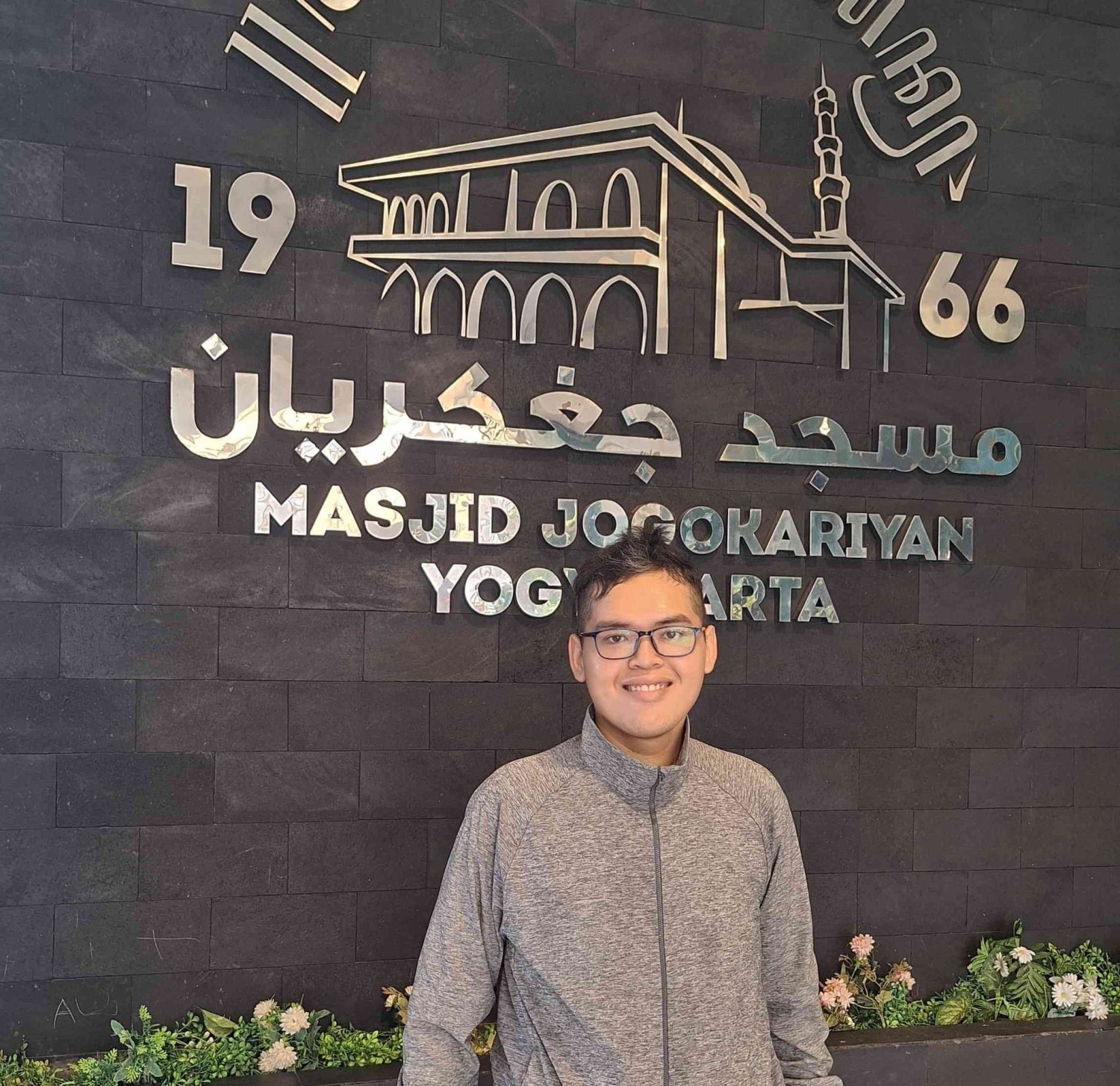Jogja, Wajah-wajah Yogyakarta: dari Hiruk Pikuk Malioboro hingga Sunyi Masjid Jogokariyan