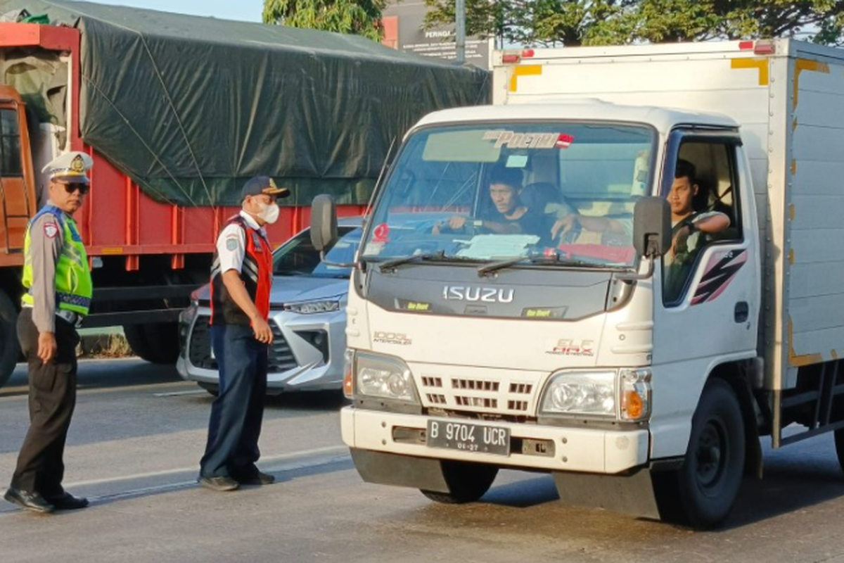 keselamatan transportasi, angkutan barang, kompetensi sopir, kelelahan pengemudi, 80 Persen Kecelakaan Angkutan Barang Disebabkan Kelelahan Pengemudi