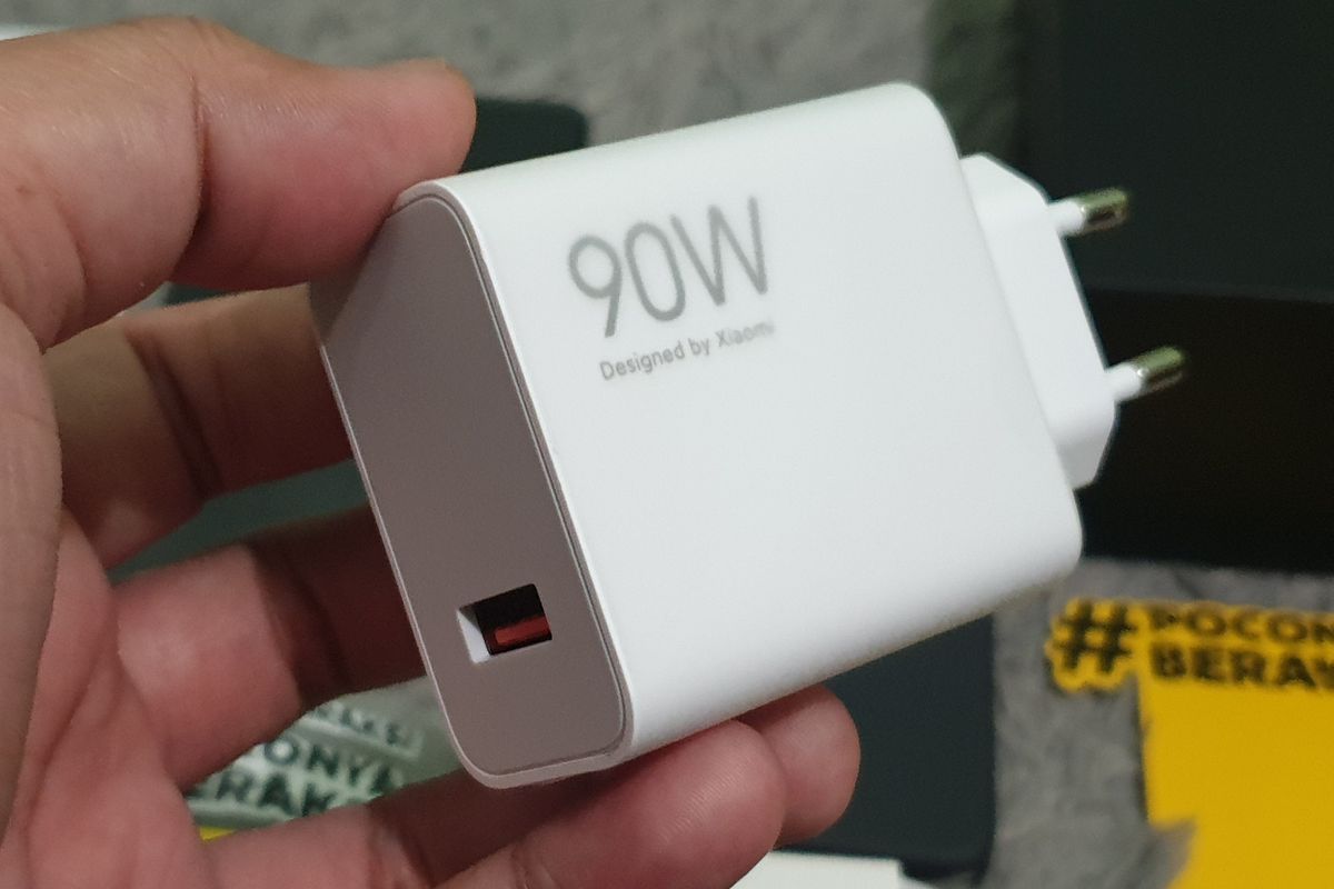 charger, kepala charger, Charger, risiko charger meledak, Benarkah Kepala Charger yang Terus Terpasang Bisa Meledak? Simak Penjelasannya