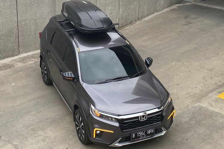 roof box, mobil, bagasi, Pakai Roof Box Saat Libur Nataru, Ingat Dampaknya ke Stabilitas Mobil