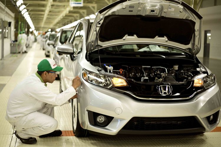 Krisis plastik, harga bahan baku, material, Honda, Krisis Plastik dan Logistik Dunia Mulai Hantui Produksi Mobil Honda