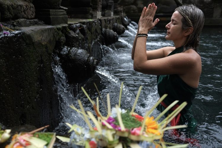 Zlatan Ibrahimovic, Pura Tirta Empul, Tirta Empul, pura tirta empul, tirta empul bali, Zlatan Ibrahimovic Kunjungi Pura Tirta Empul di Bali, Tempat Ritual Melukat