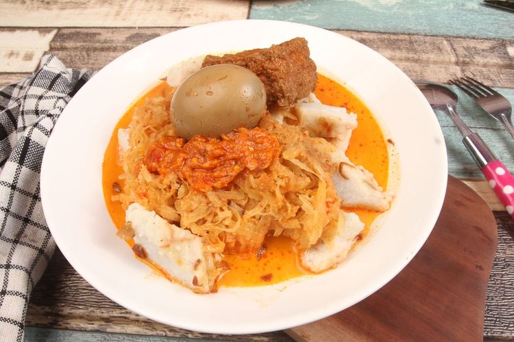 ketupat, Lebaran Ketupat, 7 Rekomendasi Ketupat dari Berbagai Daerah di Indonesia, Cocok untuk Lebaran Ketupat 28 Maret 2026, 1. Ketupat Bareh (Minangkabau), 2. Ketupat Palas atau Ketupat Pulut (Medan), 3. Ketupat Bebanci (Betawi), 4. Ketupat Glabed (Tegal), 5. Ketupat Cabuk Rambak (Solo), 6. Ketupat Kandangan (Kalimantan Selatan), 7. Ketupat Jembut (Semarang)