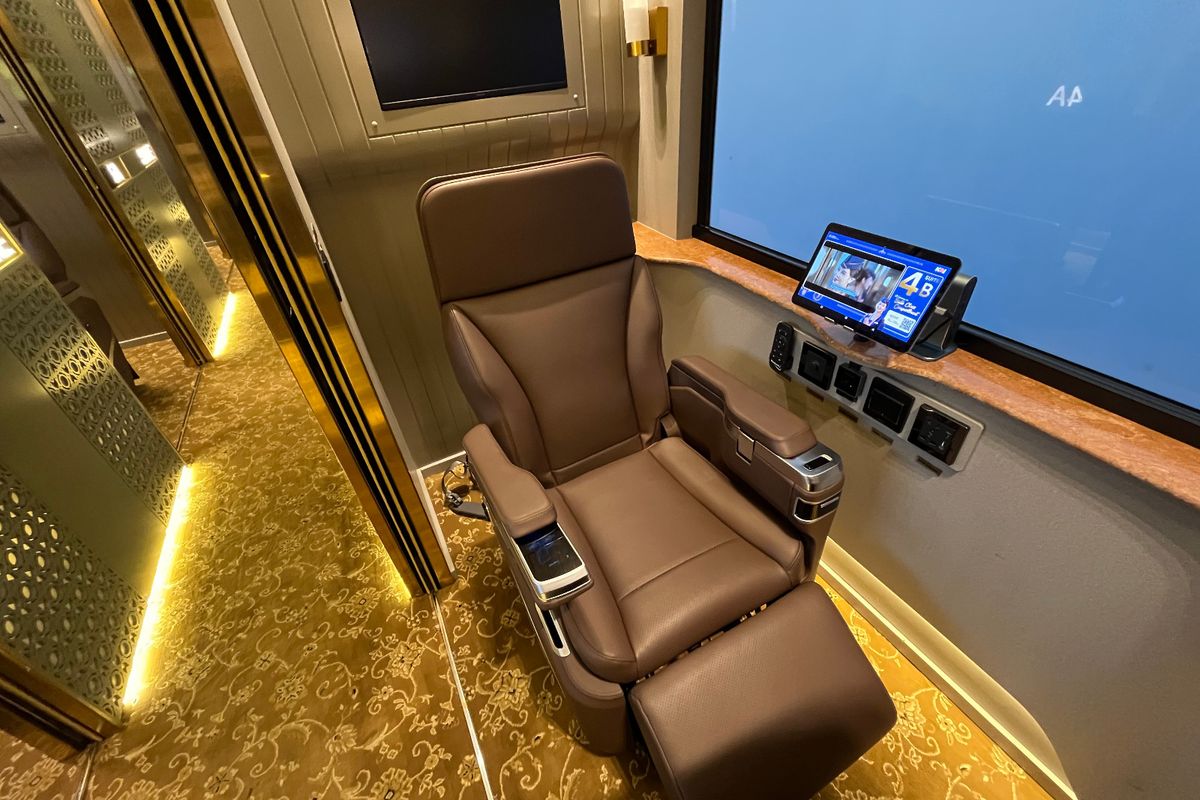 harga tiket kereta jakarta-bandung, jadwal kereta jakarta-surabaya, Kereta Jakarta-Surabaya, kereta suite class compartment, ka agro bromo, harga tiket ka agro bromo, Kereta Suite Class Compartment Jakarta-Surabaya Resmi Beroperasi, Berapa Harga Tiketnya?