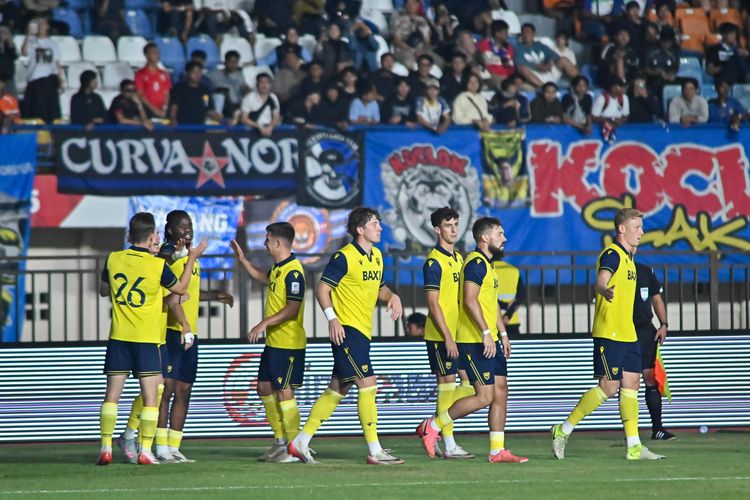 Timnas Indonesia, Ole Romeny, Oxford United, Piala Presiden 2025, Arema FC, Arema FC vs Oxford United, Gary Rowett, ole romeny, BERITA FOTO Arema FC Vs Oxford United: Aksi Ole Romeny, Starter, Gol, Hingga Cedera