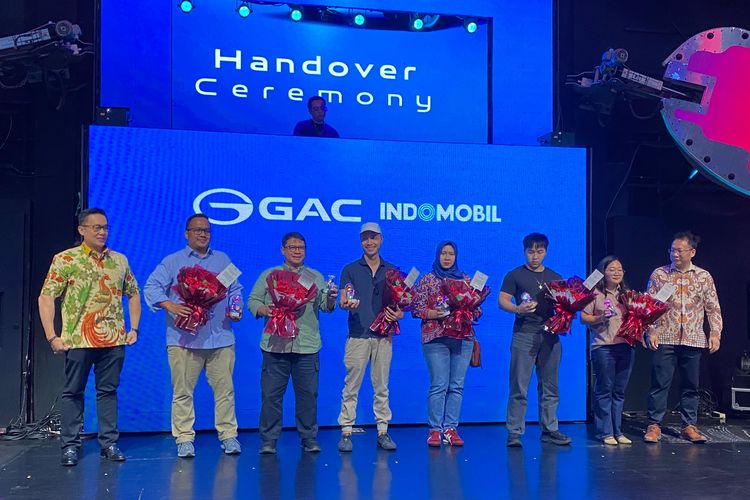 produksi lokal, mobil listrik, kendaraan listrik, Aion, aion ut, GAC Indonesia Serahkan 225 Unit Aion UT ke Konsumen