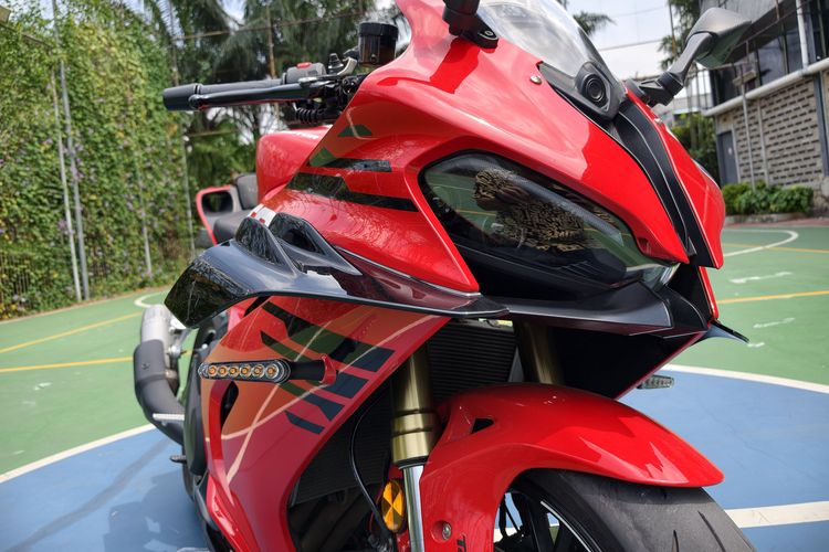 SRK 800 RR, QJMotor, moge, QJMotor SRK 800 RR, QJMotor SRK 800 RR, Moge Sport Rp 268 Jutaan Tampilan Agresif