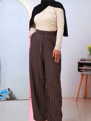 rekomendasi celana garis, 6 Rekomendasi Celana Garis Brand Lokal, Cocok untuk Harian hingga ke Kantor, 1. Noir De Jette, 2. Edelweis Fashion, 3. Hyle Clothing, 4. By Acloth, 5. Holaa Wear, 6. Hero Official