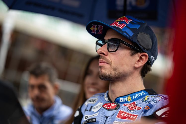 Alex Marquez, MotoGP Jerman 2025, Sachsenring, cuaca buruk, Tangan Masih Cedera, Alex Marquez Khawatir Wet Race di Sachsenring