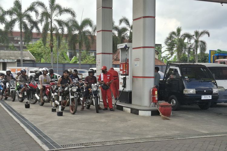 Kalimantan Timur, Harga BBM, harga BBM, Harga BBM nonsubsidi, Harga BBM subsidi, Harga Pertamax, harga Pertamax, harga BBM nonsubsidi, harga pertamax, harga BBM subsidi, harga bbm di kalimantan timur, Harga BBM di Kalimantan Timur per 1 Agustus 2025, Pertamax Tetap Rp 12.500 per Liter, Daftar Harga BBM di Kalimantan Timur per 1 Agustus 2025, Perbandingan Harga Pertamax di Daerah Lain, Kebijakan Harga BBM Agustus 2025, Harga Pertamax Wilayah Jawa-Bali