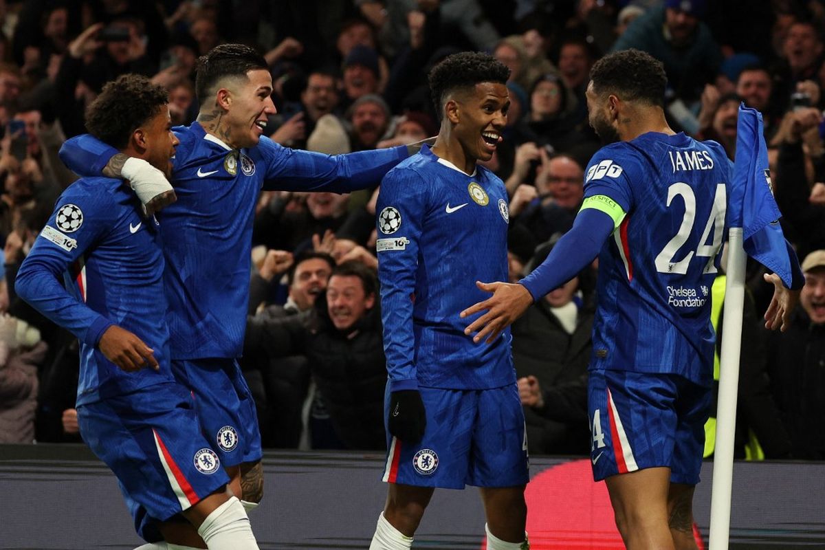 Liga Inggris, Chelsea, Arsenal, Chelsea vs Arsenal, Enzo Maresca, Premier League, Mikel Arteta, liga inggris 2025-2026, Prediksi Skor Chelsea Vs Arsenal di Liga Inggris 2025-2026, Derbi London Penentu Puncak Klasemen, Arteta Percaya Diri Sambut Laga Besar, Prediksi Line Up Chelsea Vs Arsenal, Prediksi Skor Chelsea Vs Arsenal