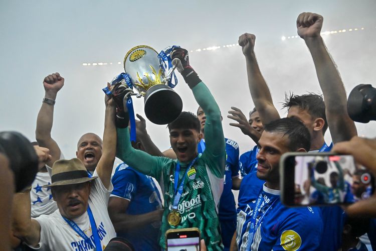 Kevin Ray Mendoza, Persib, Bojan Hodak, Liga 1, Liga 1 2024-2025, Persib Bandung, Kevin Ray Mendoza Ungkap Alasan Tinggalkan Persib, Antara Cinta dan Kepastian