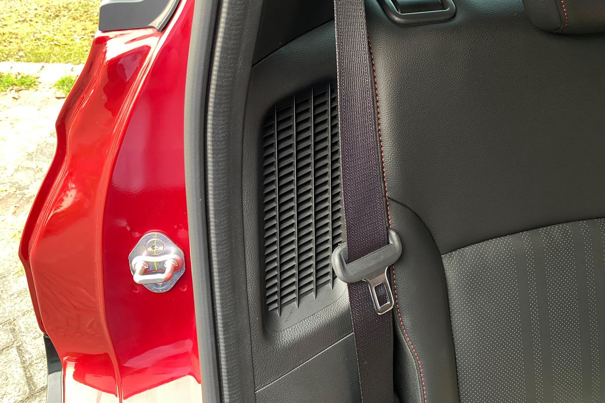 performa baterai, SUV Hybrid, Honda HR-V e:HEV, ventilasi kecil, Mengungkap Fungsi Ventilasi Kecil di Honda HR-V e:HEV, Apa yang Dikatakan Honda Tentang Ventilasi?, Kenapa Ventilasi Ini Penting?, Apa Spesifikasi dari HR-V e:HEV?, Berapa Harga HR-V e:HEV?