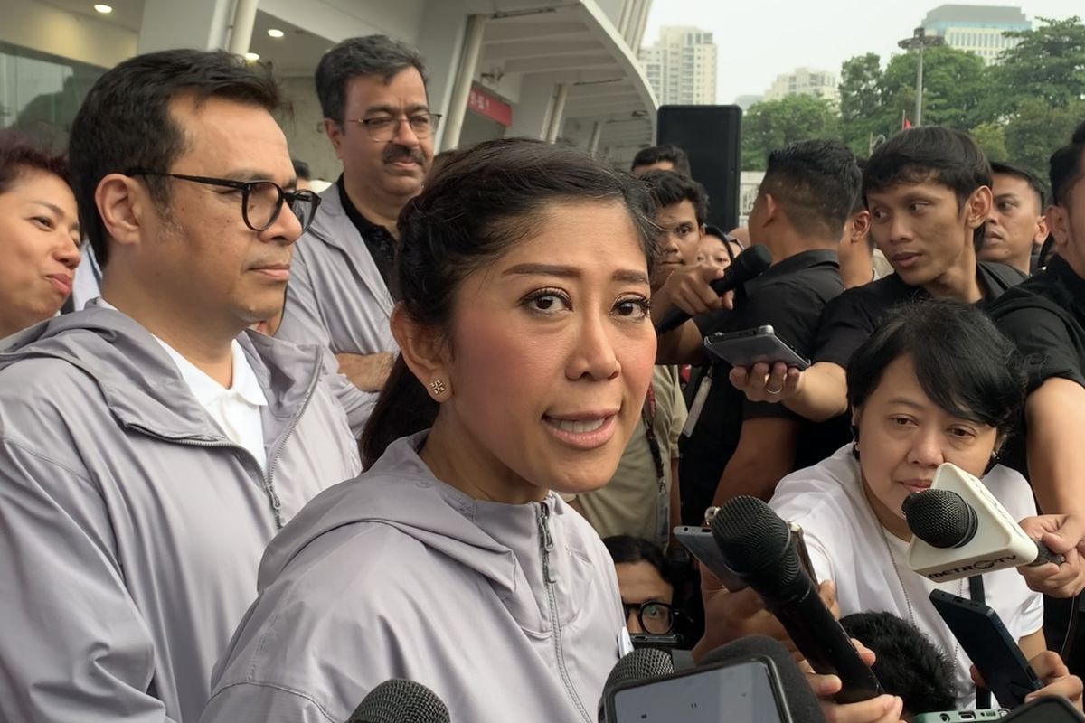 Menkomdigi, kartu SIM, e-SIM, operator seluler, Menkomdigi Minta Masyarakat Migrasi dari Kartu Seluler Fisik ke e-SIM