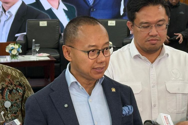 Komisi XII DPR, Eddy Soeparno, Harga Minyak Dunia Melonjak, DPR Ingatkan Pemerintah Amankan Jalur Pasokan BBM, Mengapa diversifikasi sumber BBM menjadi penting?, Bagaimana kondisi cadangan BBM nasional?, Apa kata pemerintah?, Bagaimana dampak global terhadap harga minyak?
