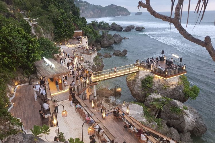 pantai Drini, Wisata Baru Pantai Drini Gunungkidul, Jalannya Mirip Pantai Pandawa Bali