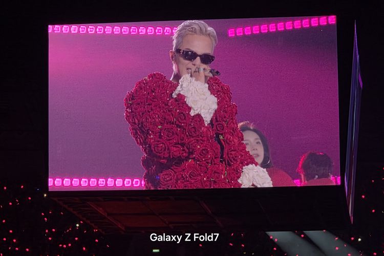 konser, Samsung, Samsung Galaxy Z Fold 7, konser g dragon, gdragon jakarta, gdragon 2025, Kamera 200 MP Samsung Z Fold 7 Dipakai Rekam Konser G-Dragon Jakarta, Ini Hasilnya, Makin jernih, bye-bye noise, Hasil kamera ultrawide dan telephoto, Foto nyaman di layar lebar, Generative Edit yang makin pintar
