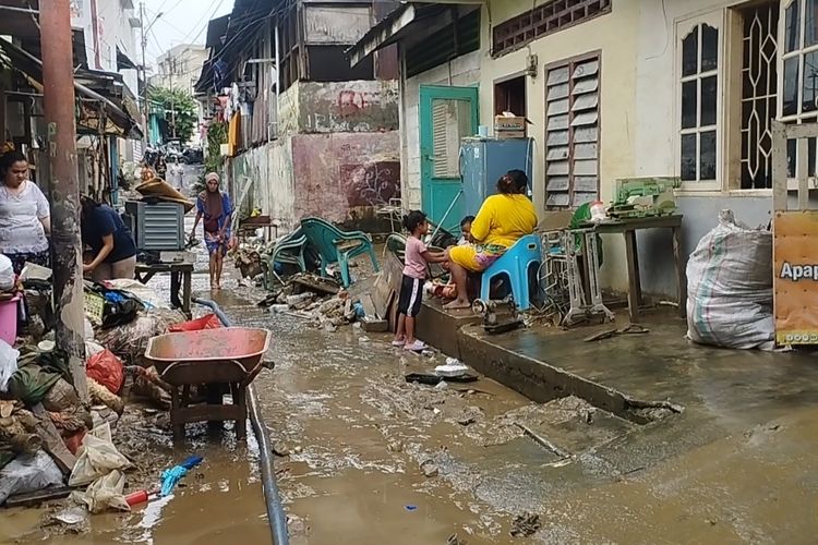 BNPB, Banjir dan longsor, Banjir Sumatera Utara, banjir sumatera barat, bencana sumatera, korban banjir sumatera, Update Jumlah Korban Banjir Sumatera Utara: 116 Meninggal, Ribuan Orang Mengungsi, Sebaran Korban Meninggal di Sumatera Utara, Ribuan Warga Mengungsi, Kepala BNPB Tinjau Lokasi Terdampak, Bantuan dan Penanganan Darurat Masih Berjalan