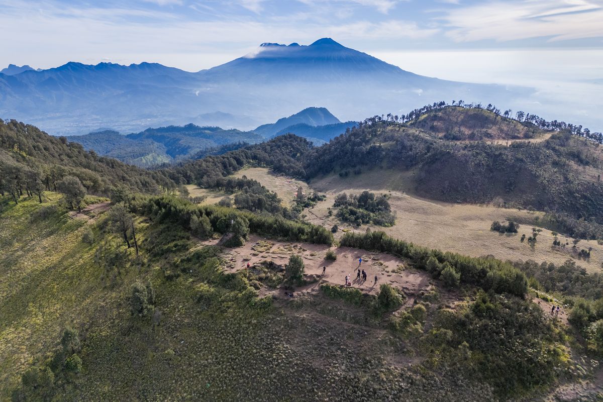 Gunung Buthak, Gunung Buthak via Kota Batu, Pendakian Tektok di Gunung Buthak, Aturan Pendakian Tektok di Gunung Buthak, Pendakian Tektok di Gunung Buthak Makin Ketat, Ini Aturannya, 1. Pendaki perempuan yang haid dilarang naik, 2. Perlengkapan wajib untuk pendaki tektok, 3. Aturan untuk pendaki di bawah 18 tahun, 4. Wajib pakai sepatu gunung, 5. Larangan selama pendakian, 6. Sampah wajib dibawa turun, 7. Jam pendakian tektok
