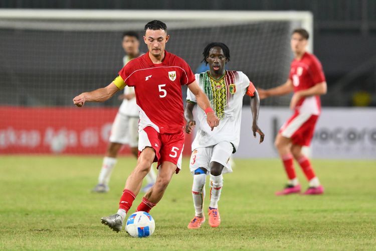 Ivar Jenner, Timnas U22 Indonesia, Mali, Indonesia vs Mali, ivar jenner, indonesia vs mali, Timnas U22 Indonesia vs Mali, Hasil Timnas U22 Indonesia vs Mali, Skor Timnas U22 Indonesia vs Mali, Timnas U22 Indonesia Vs Mali 2-2: Ivar Jenner Jalani Peran Berbeda