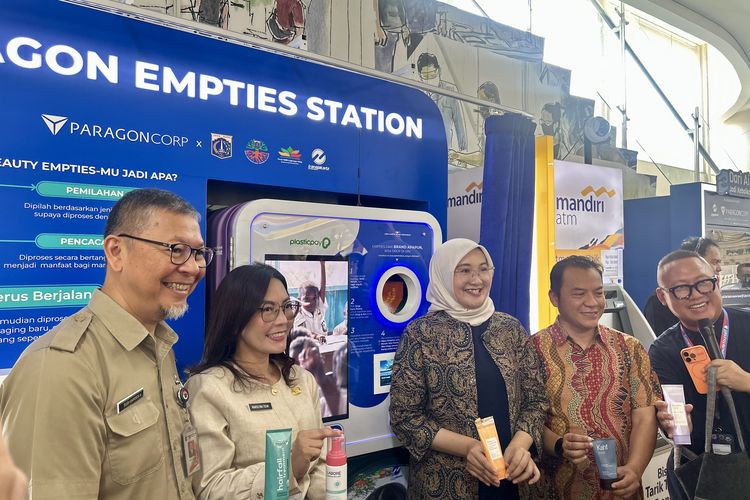 Paragon Empties Station, Pengalaman Setor Sampah Kosmetik di Paragon Empties Station CSW Jakarta, Buat Limbah Jadi Bernilai, Memulai dari kemasan kosmetik kosong di rumah, Interaksi langsung dengan mesin pintar, Dari limbah menjadi produk bernilai, Mendorong kebiasaan baru yang lebih bertanggung jawab