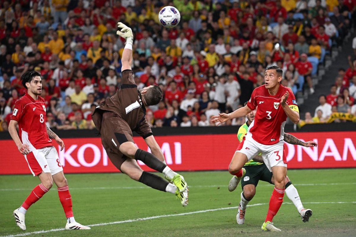 Ajax Amsterdam, Maarten Paes, Timnas Indonesia, FIFA Series 2026, Emil Audero, Cremonese, John Herdman, Dua Kiper Timnas Indonesia Buat Bimbang John Herdman Jelang FIFA Series 2026